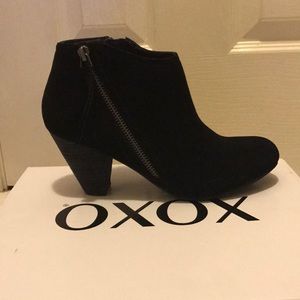 XOXO Amberly Black Booties size 7
